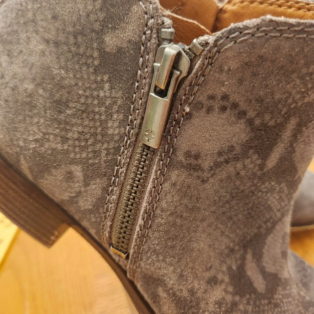 Lucky Brand Womens Basel Grey Snakeskin‎ Look Booties Size 8 M